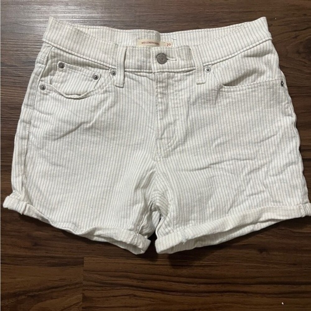 Levi’s Mid Length Shorts Blue & White Striped Size 29